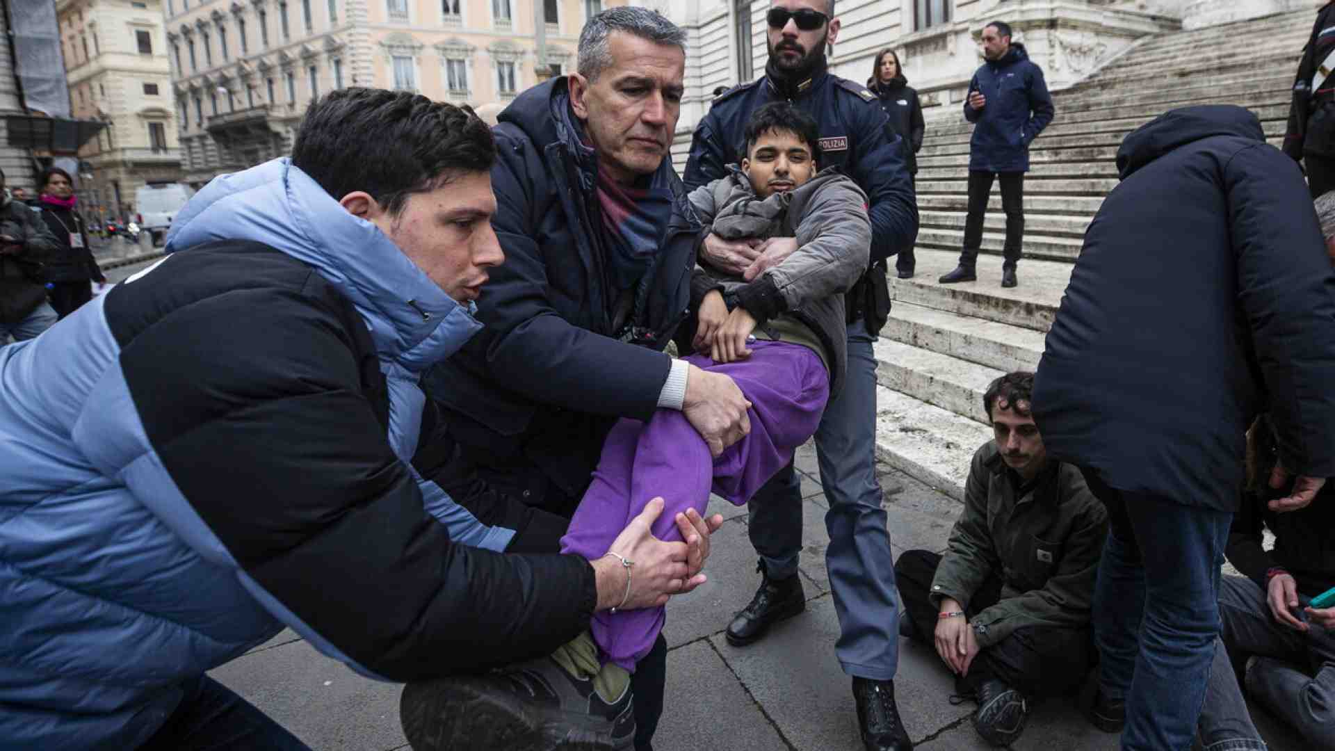 Ultima generazione, penultima priorità