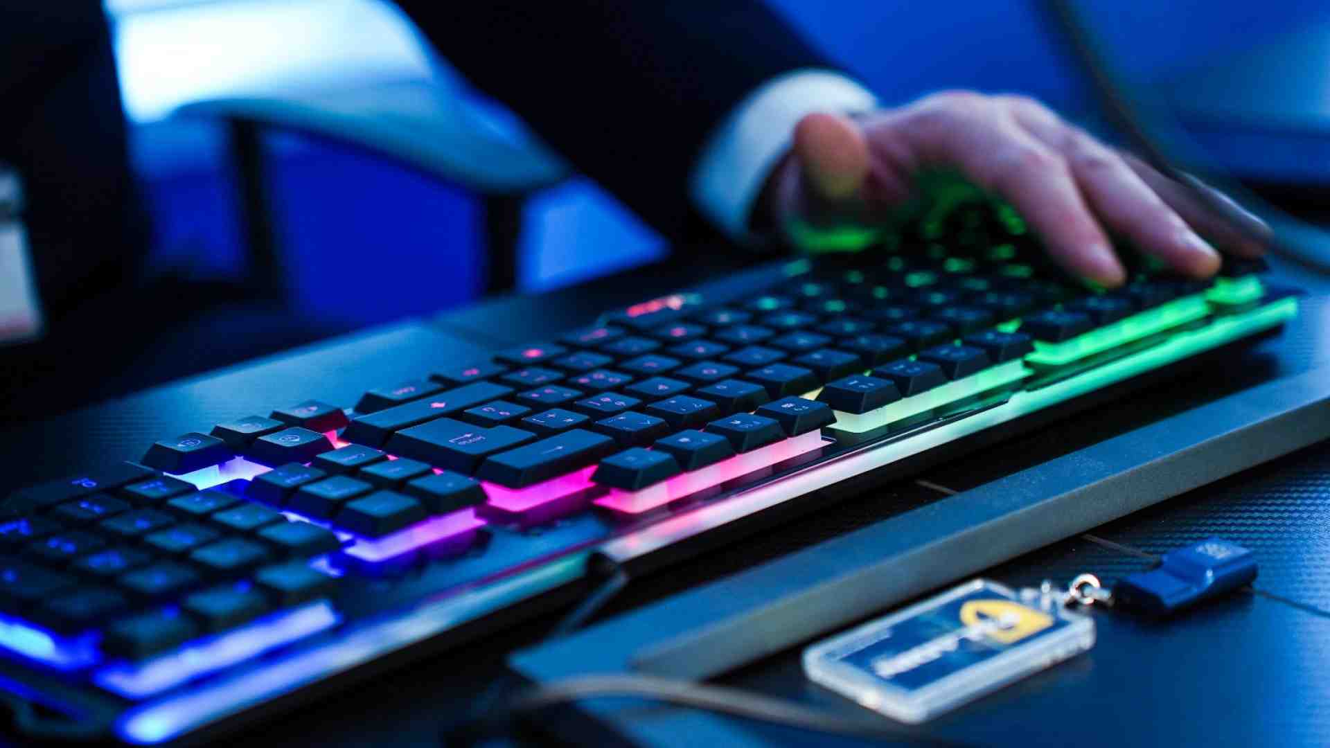 Attacchi hacker sui siti web italiani per il quarto giorno di fila. Nel mirino giustizia e trasporti