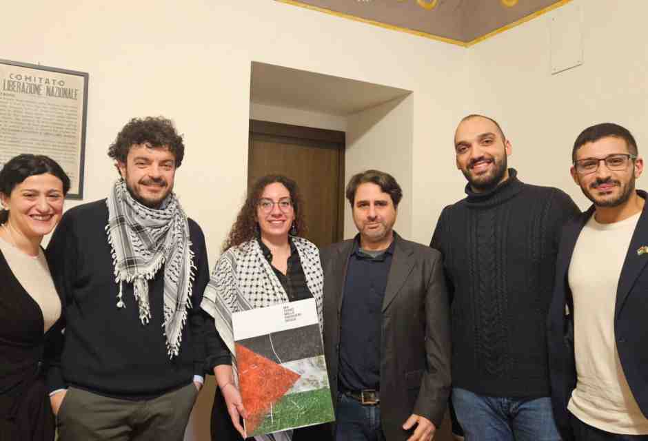 Così l’assessore alla Pace umbro sdogana “il genocidio” in giunta