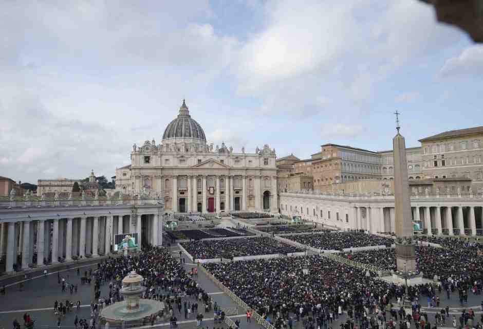 Ecco perché il Papa non può andare in vacanza