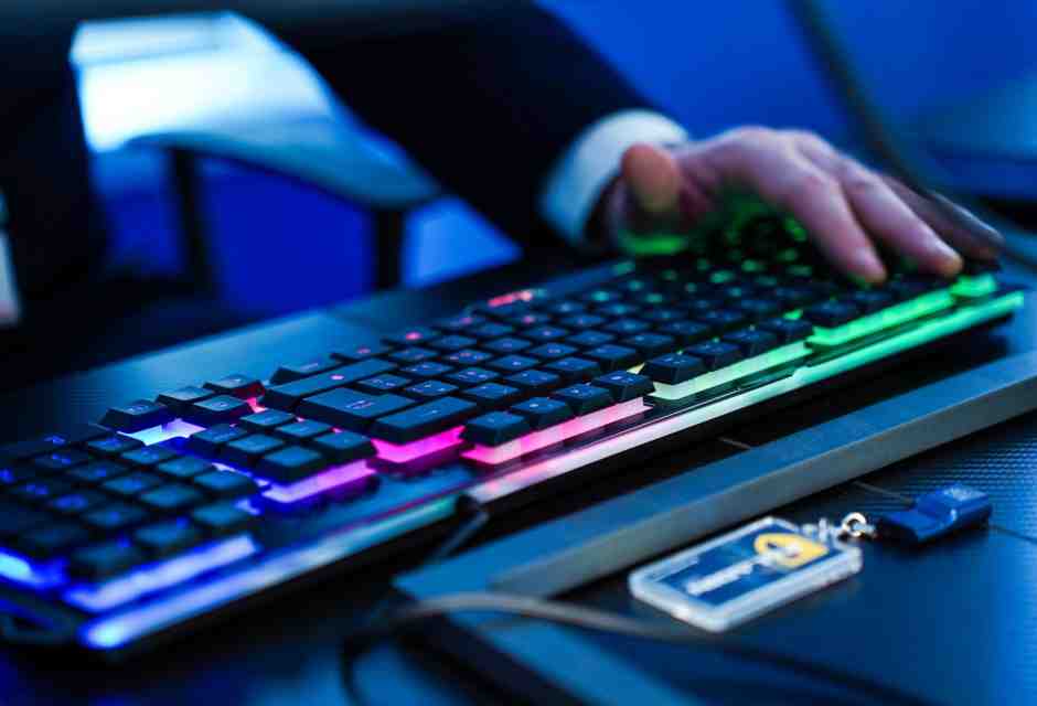 Attacchi hacker sui siti web italiani per il quarto giorno di fila. Nel mirino giustizia e trasporti