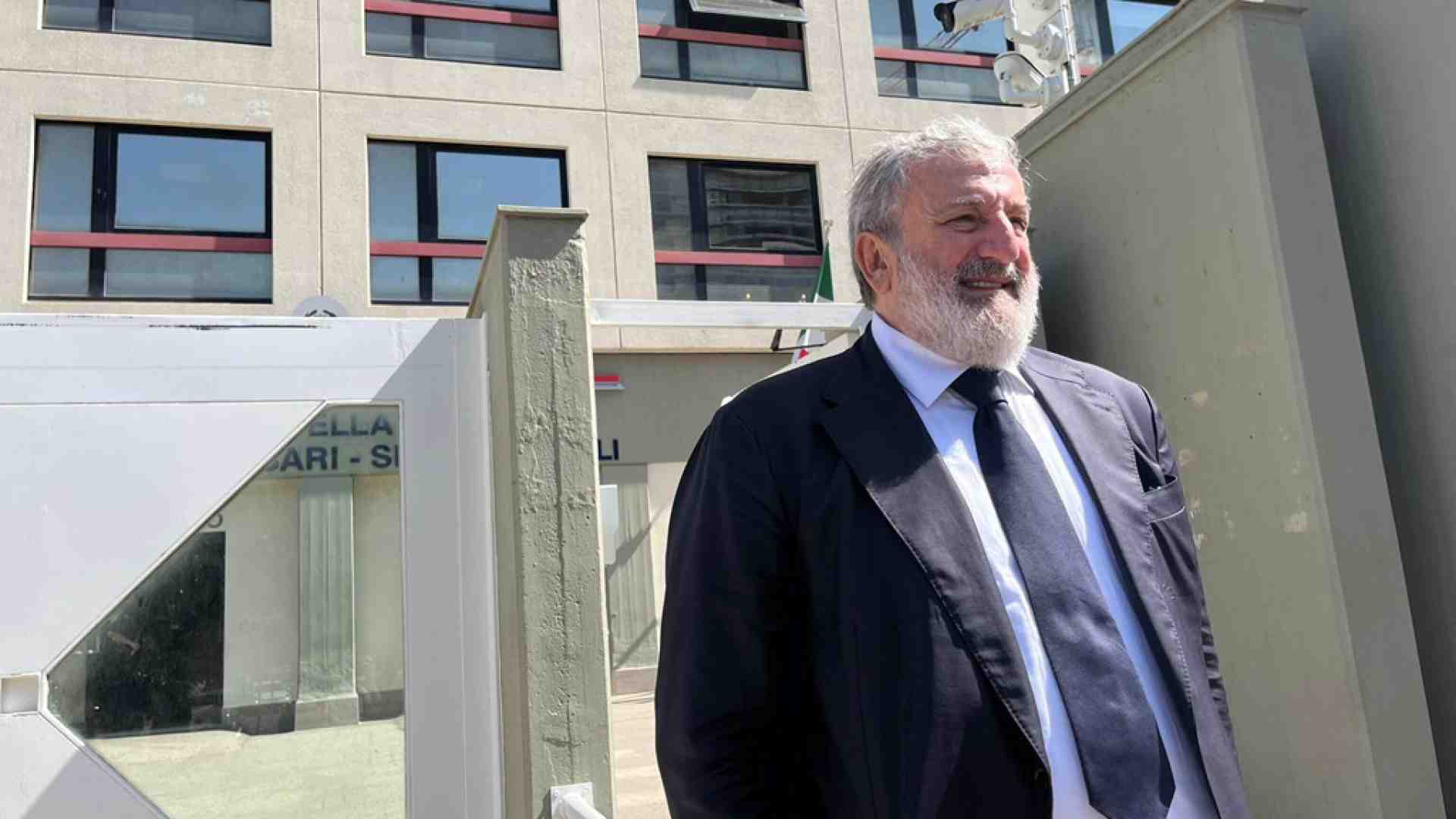 Sulla Xylella Emiliano usa il governo contro il suo assessore