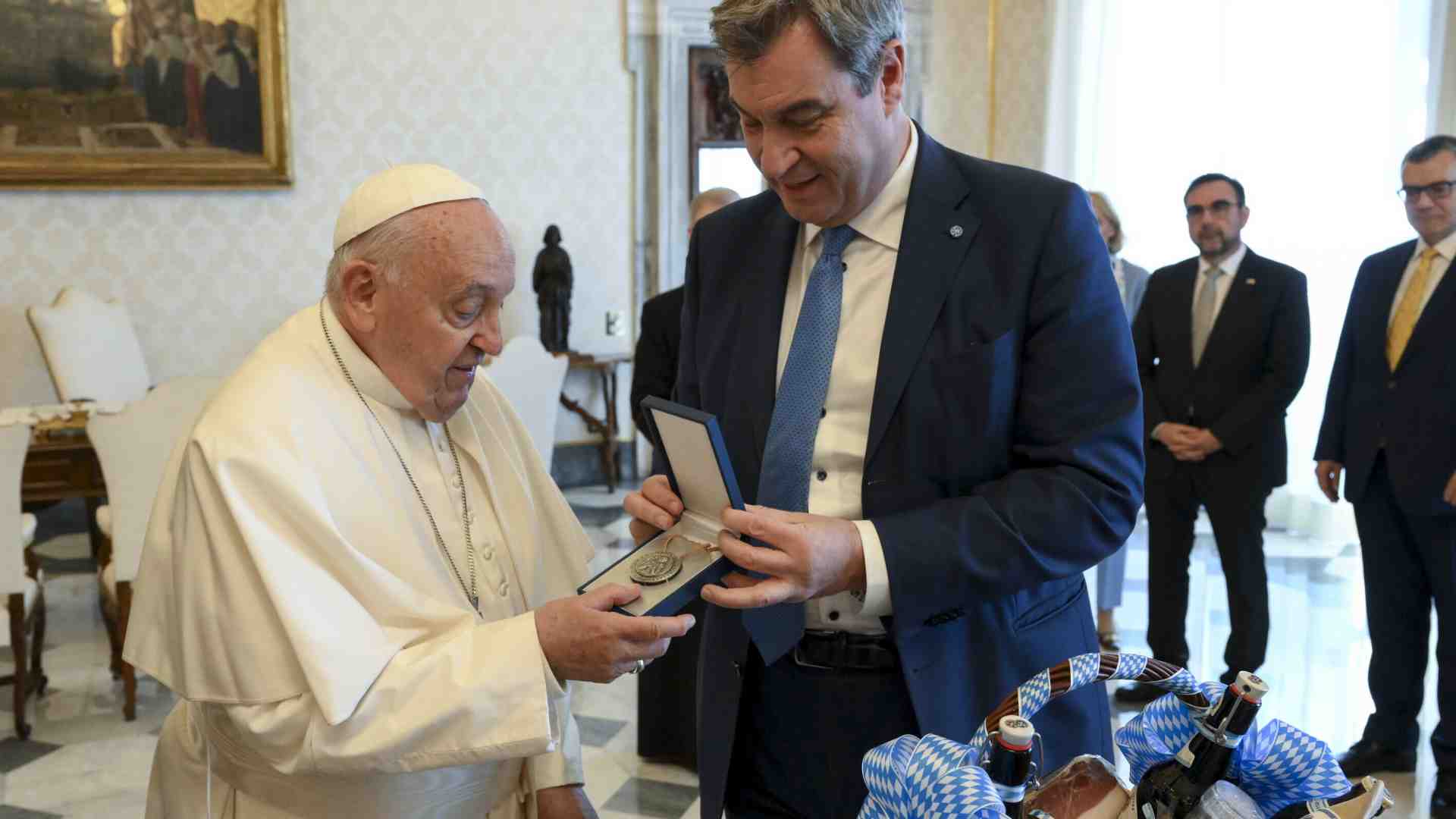 La Chiesa tedesca entra in campagna elettorale e ora c'è chi dice: "Aboliamo la tassa ecclesiastica"