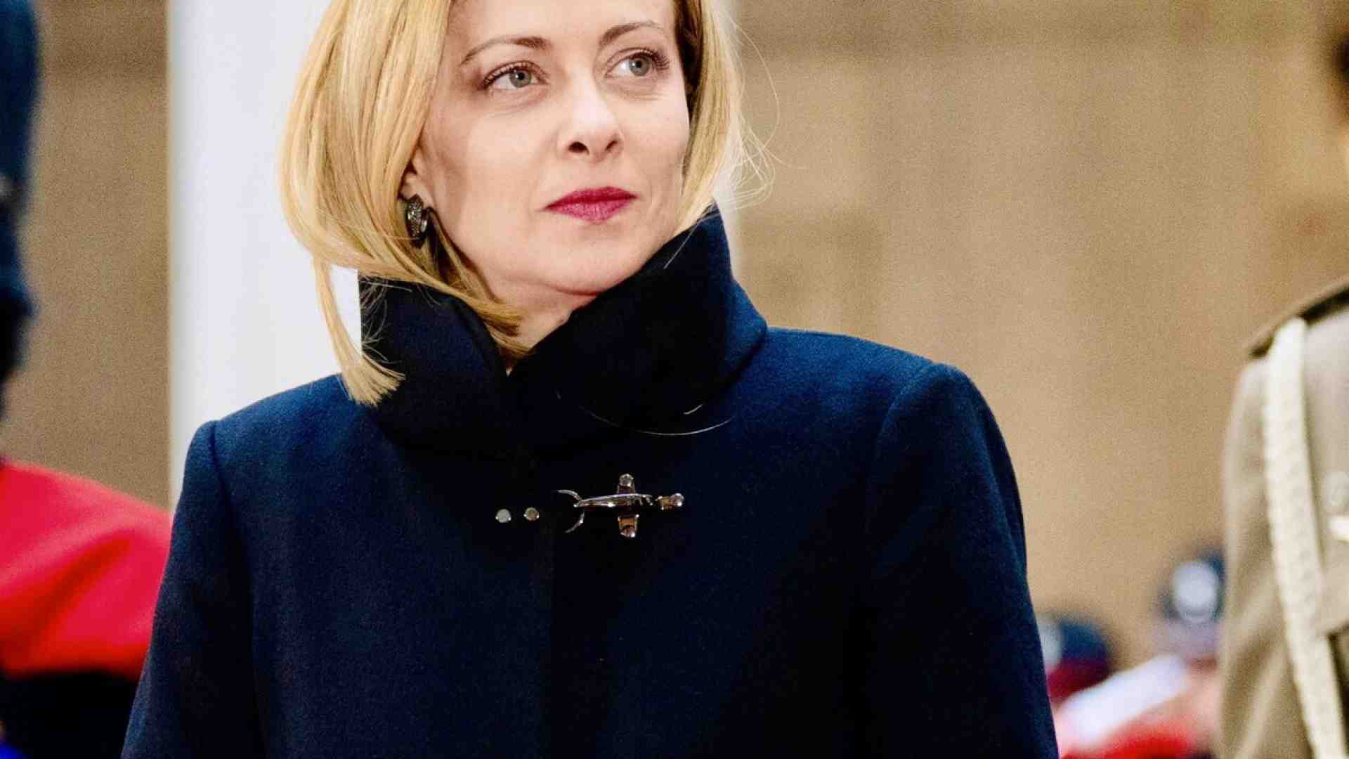 Meloni conferma l'intervento al Cpac di domani, nonostante il gesto di Bannon e il forfait di Bardella