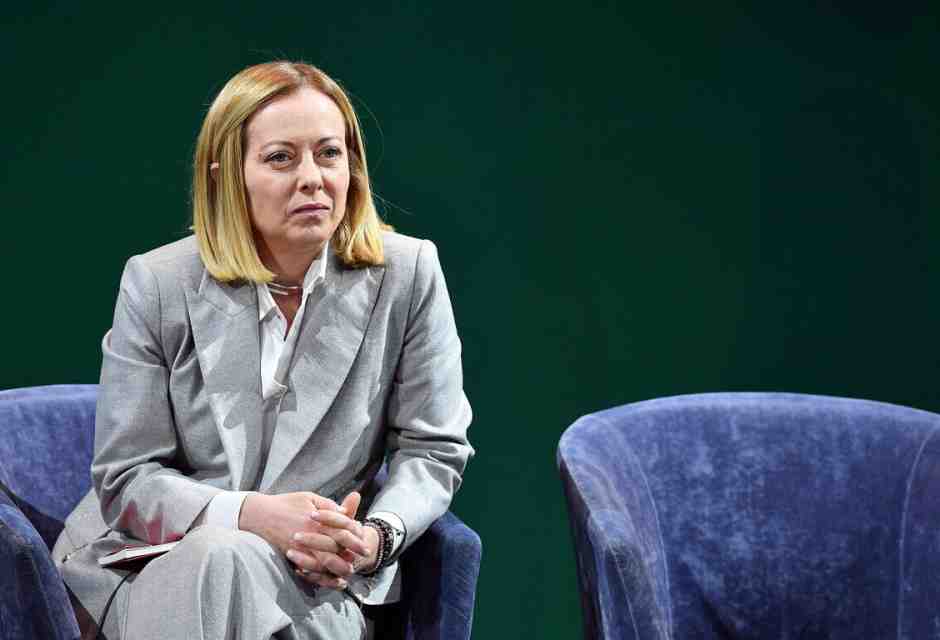 La prima vera crisi di Meloni. Cronache da un fortino assediato