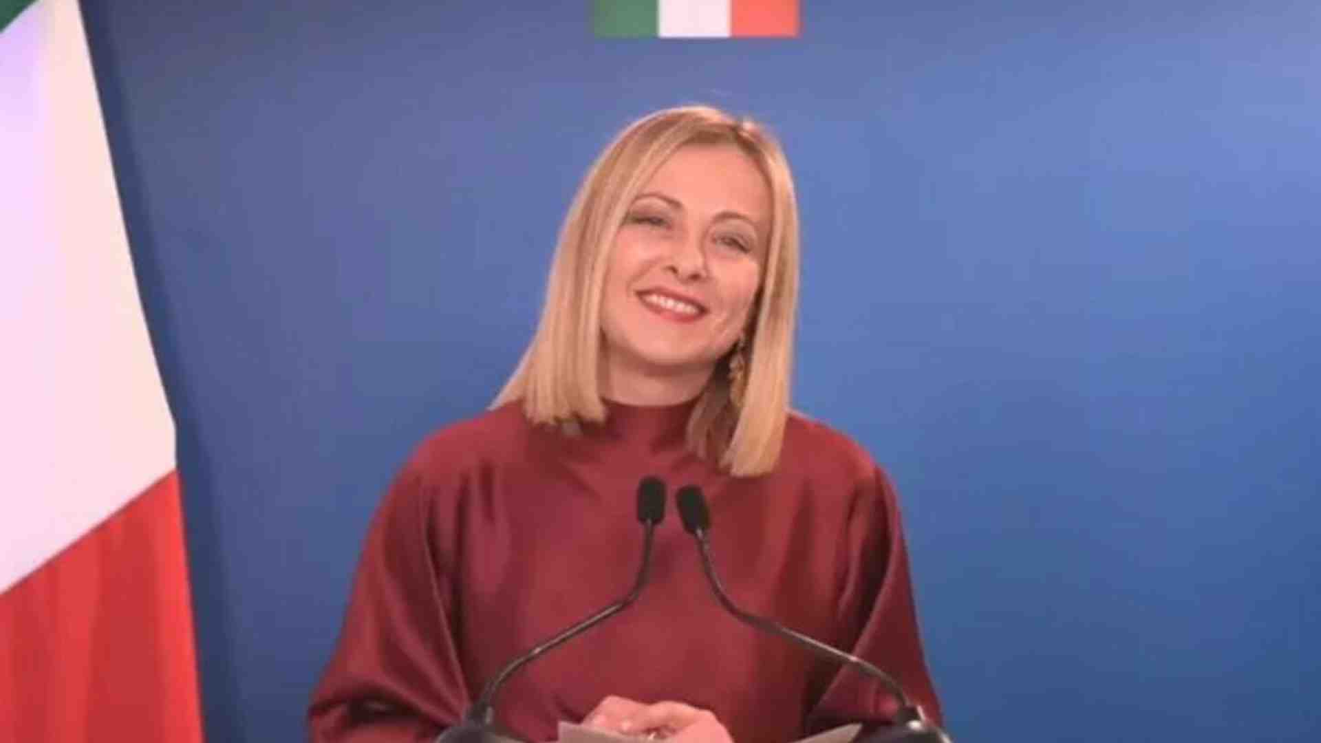 Meloni al Cpac: "Trump non si allontanerà dall'Europa. Difendere Ucraina da brutale aggressore"