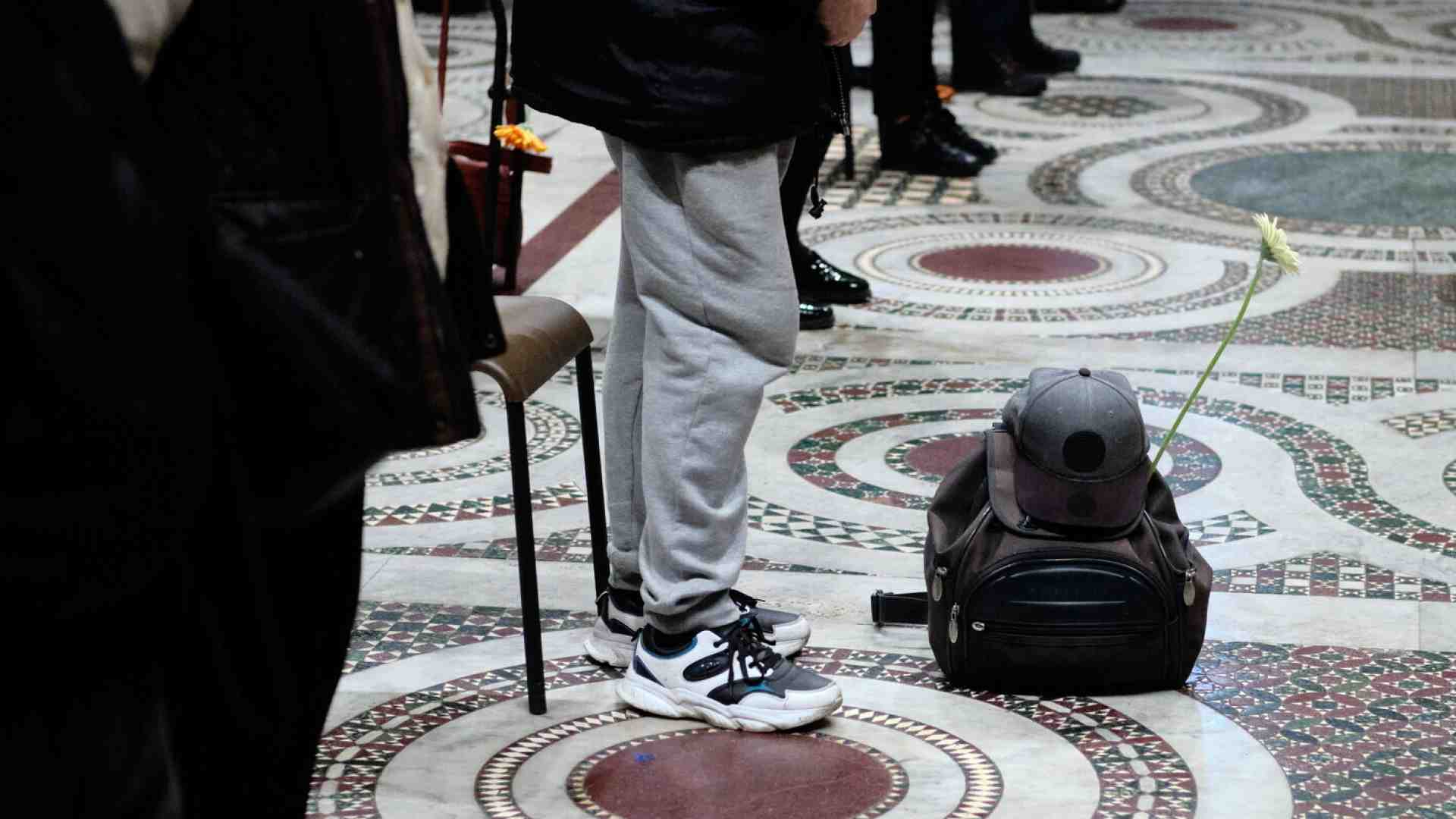 La preghiera di chi sta affondando. Lettera da una valigia