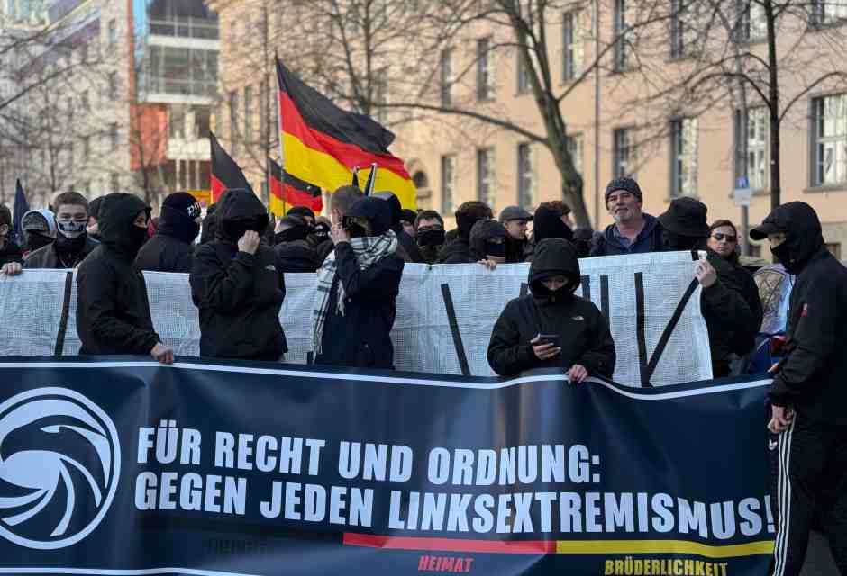 I giovani neonazisti sfilano a Berlino a poche ore dalle elezioni
