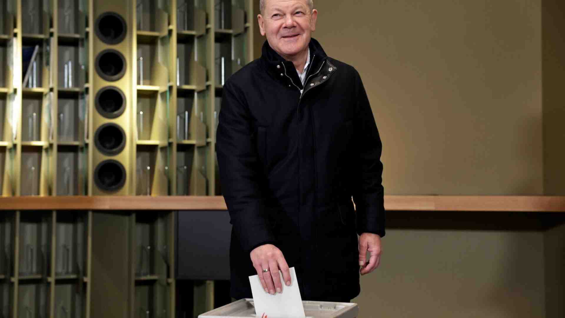 Germania al voto: affluenza record e incertezza sulle coalizioni