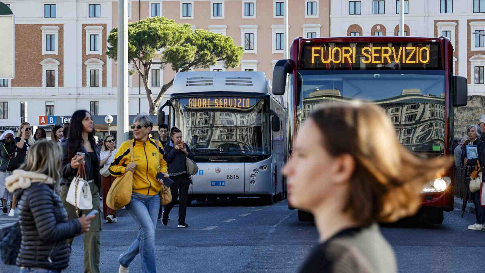 L'Antitrust contro Atac per i disservizi del trasporto pubblico a Roma