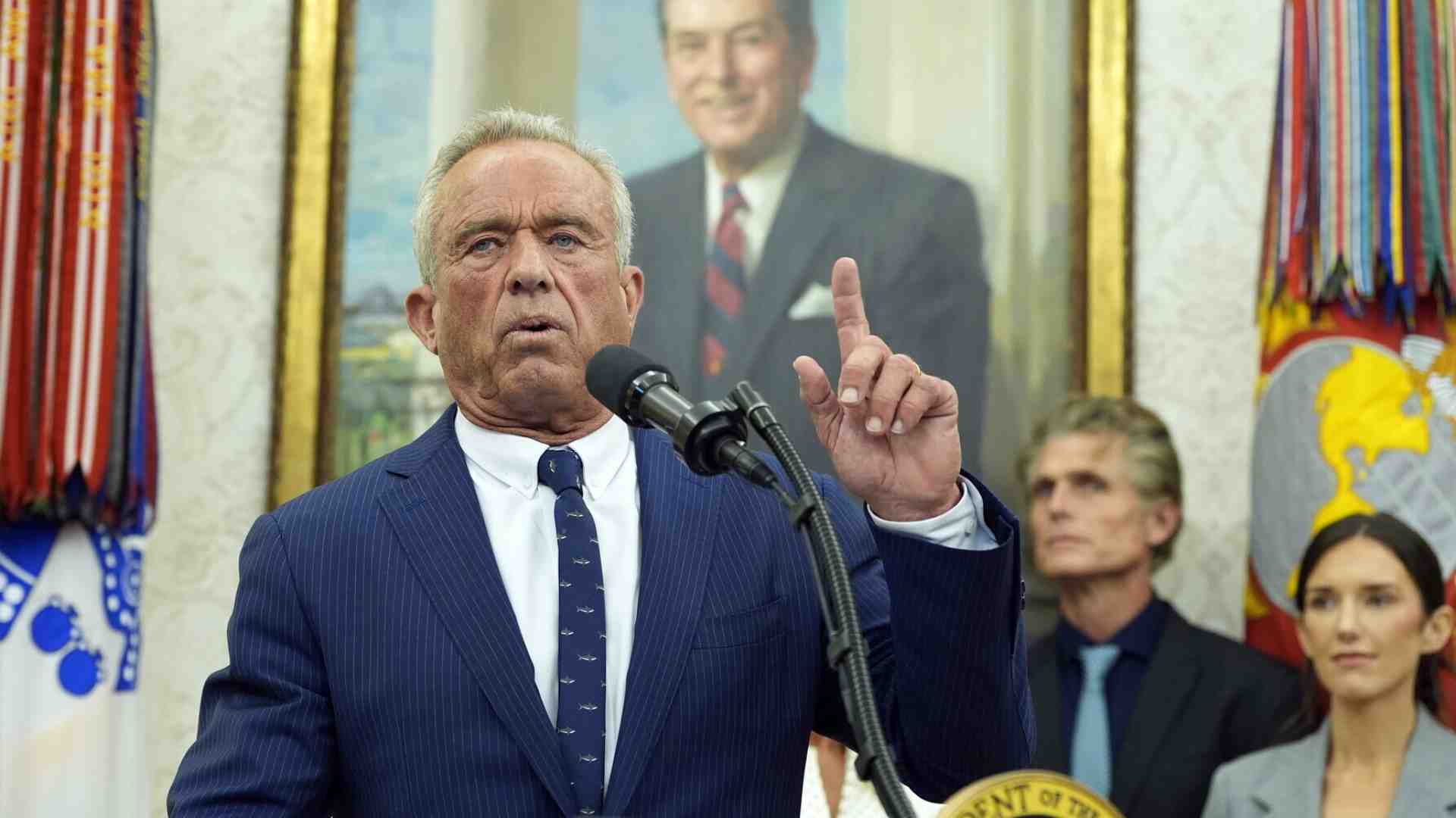 Sabotare la salute pubblica per tutelare i propri interessi. Le bugie di Robert Kennedy Jr.