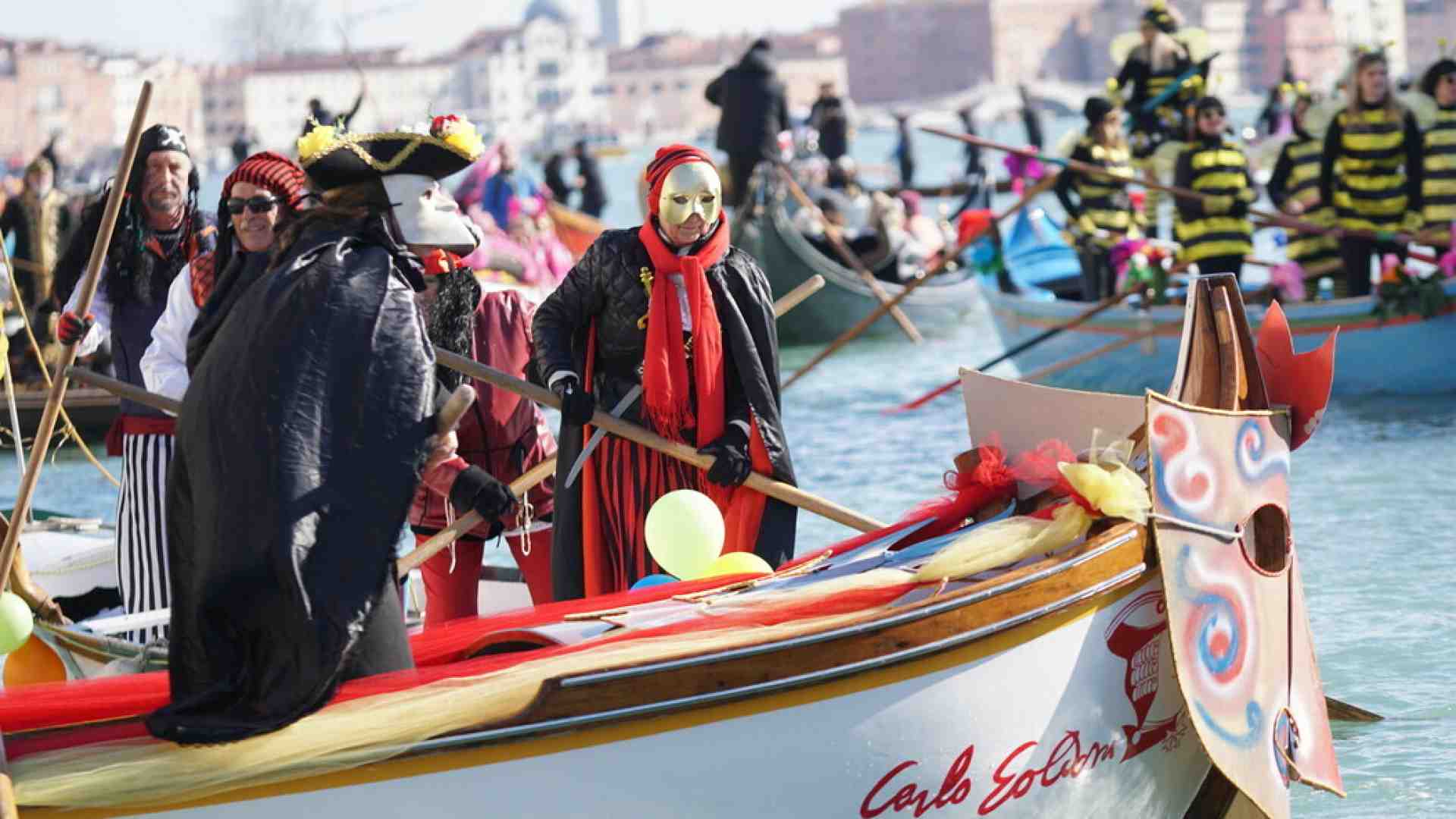 Altro che ticket, a Venezia si entri soltanto se mascherati