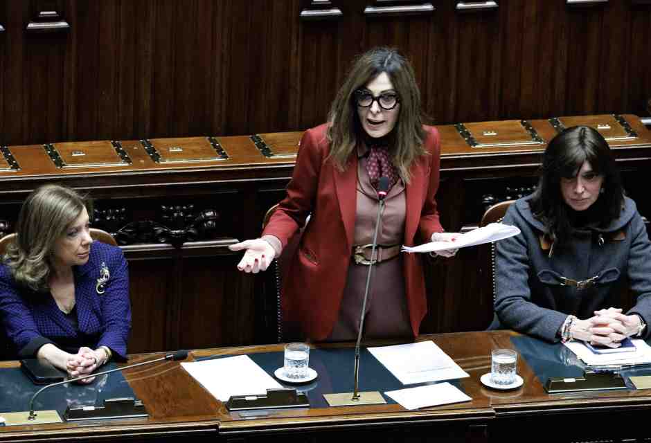 La Camera respinge la mozione di sfiducia a Santanchè. La ministra: "Non accetto ergastolo mediatico"