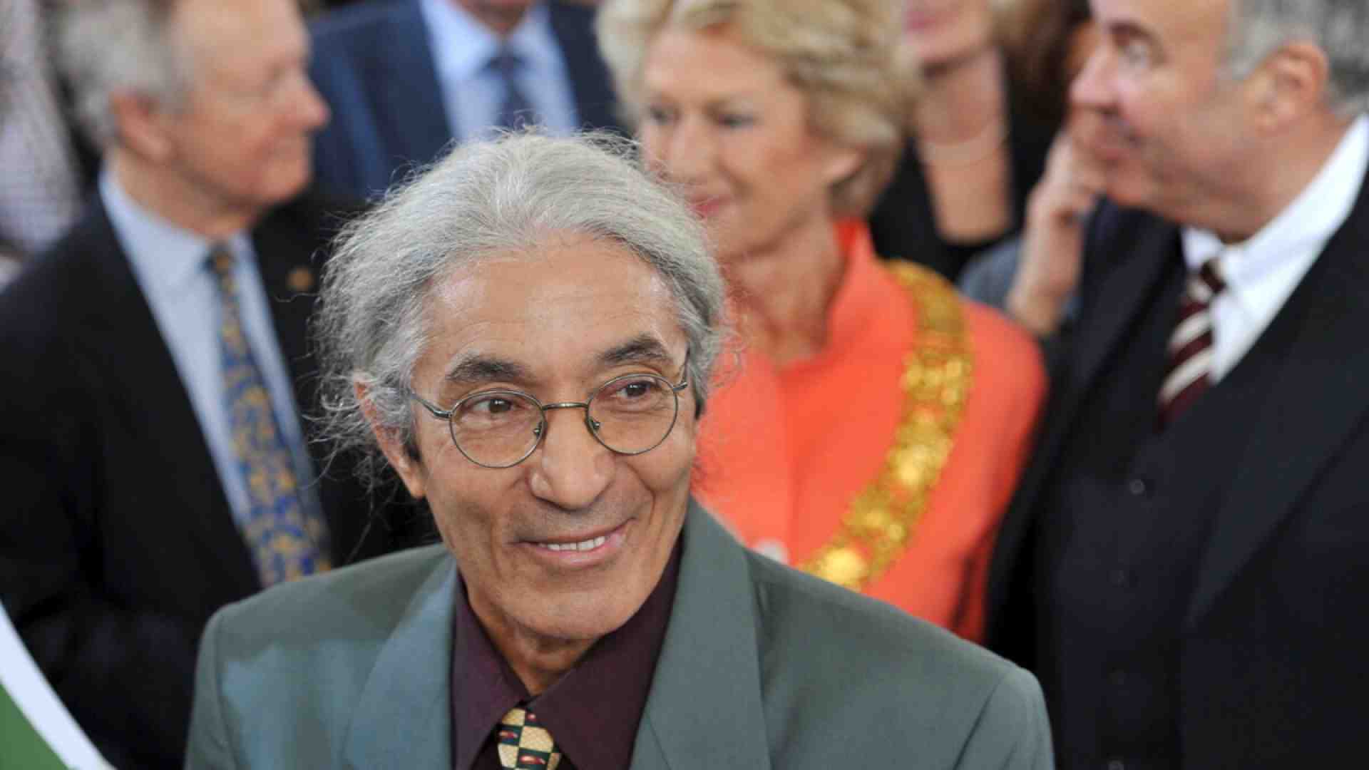 Abbandonare Sansal e Charlie. Così la Francia umilia se stessa