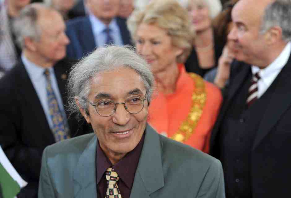 Abbandonare Sansal e Charlie. Così la Francia umilia se stessa