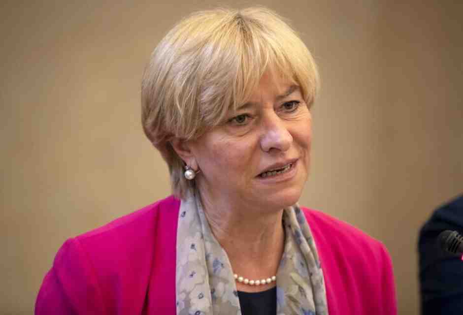 L’ex ministra Pinotti: “Militari in Ucraina? Bene la prudenza del governo”