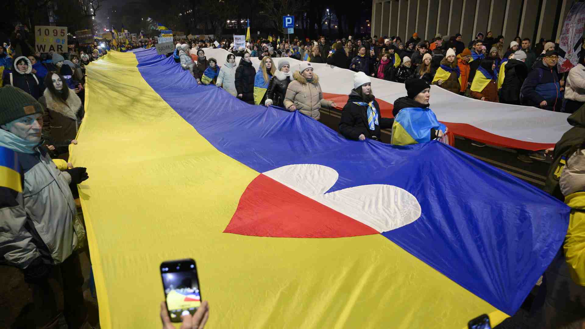 Gli ucraini tengono lontani i russi dalla Polonia e dall’Europa. La gratitudine di Varsavia