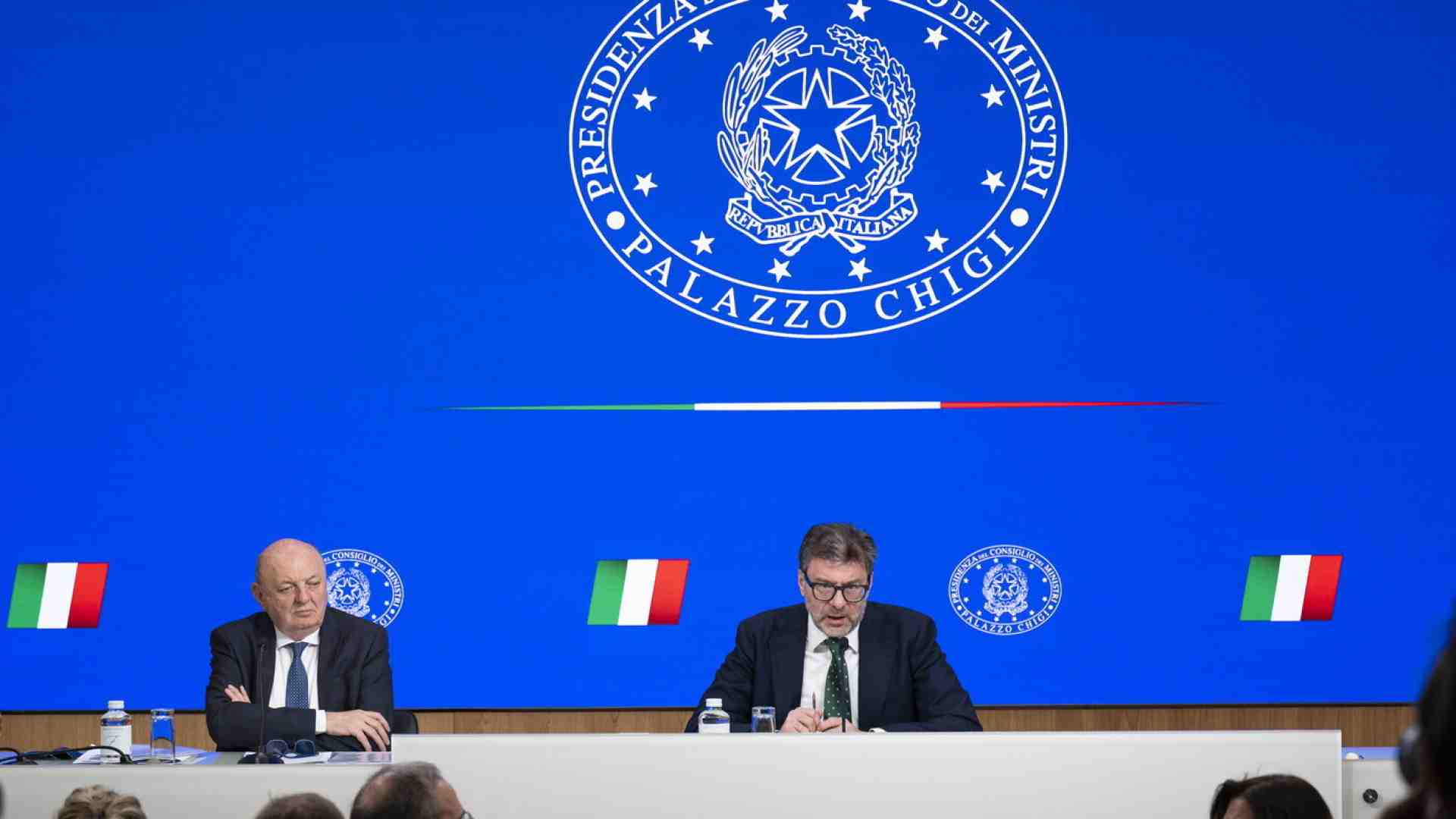 Il decreto bollette si accende e si spegne, pregi ed errori