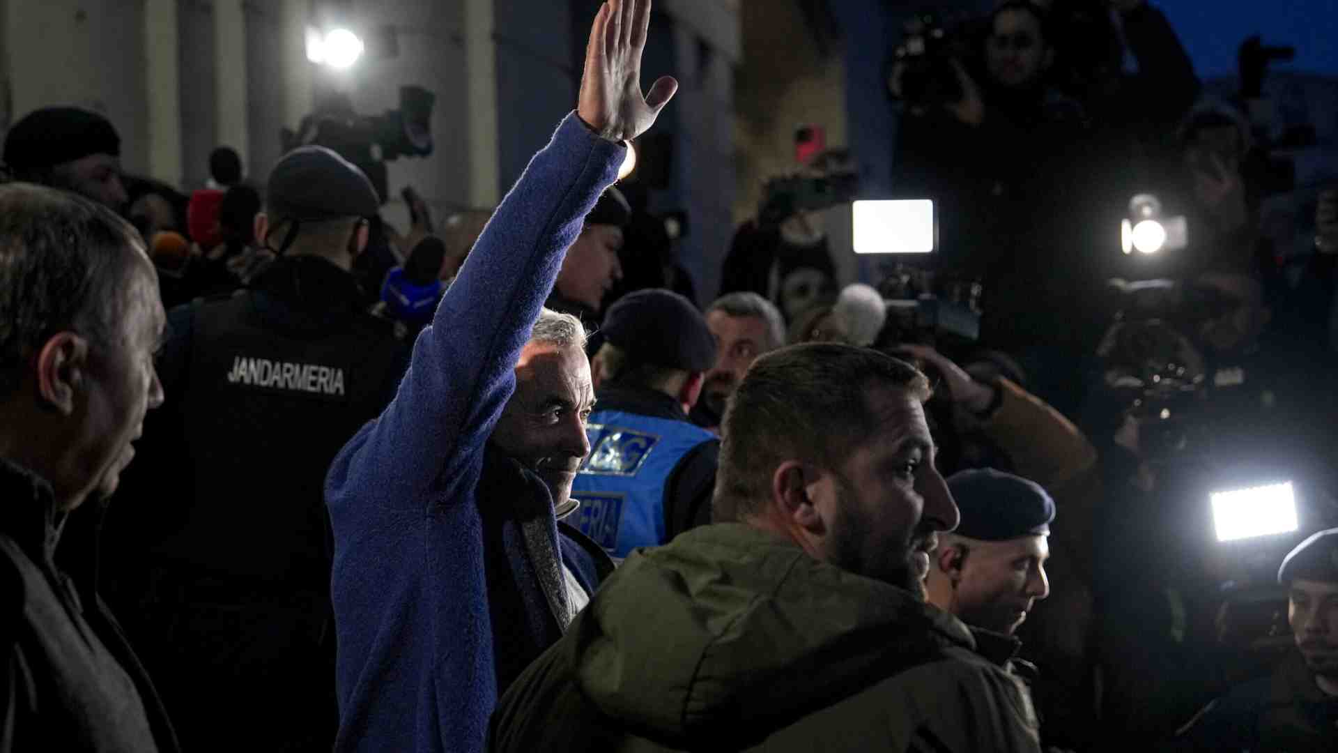 E allora la Romania? Georgescu, i fratelli Tate e la trappola culturale dei trumpiani all’Europa