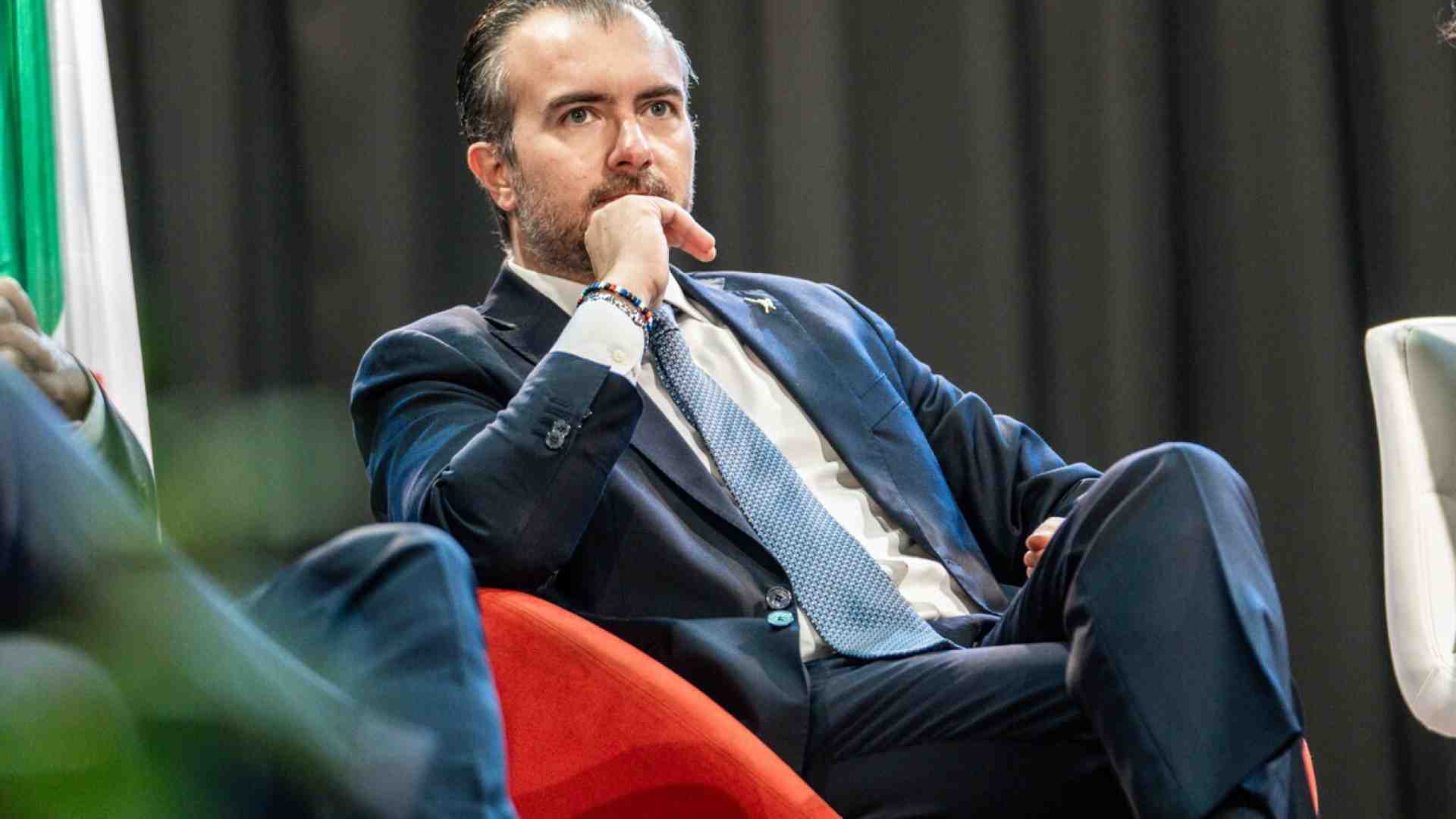 Il giorno di Molinari. Chi è il capogruppo leghista il cui pensiero non pare affatto “più salviniano di Salvini”