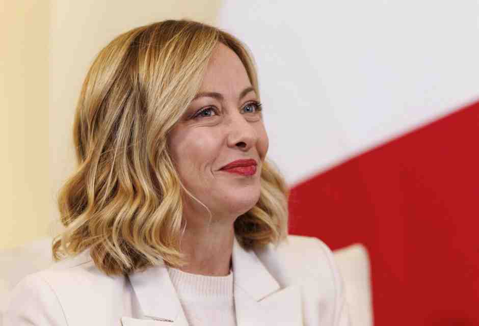 Fratelli d'Italia supera il 30 per cento dei consensi. Lieve calo del Pd