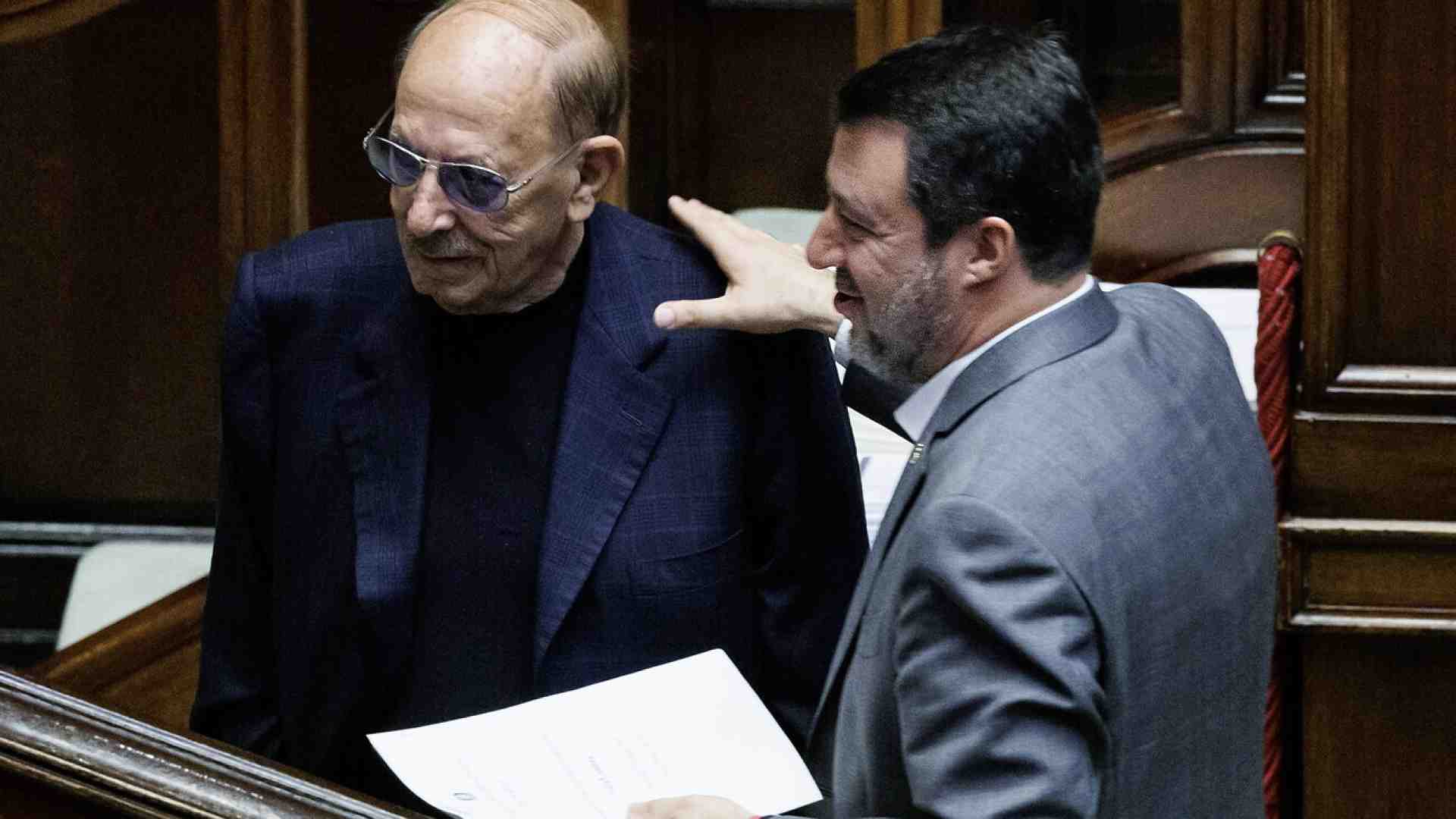 Il "compare" Angelucci, l'editore del Giornale che ora la Lega processa: "Aiuta Meloni, ha tradito i patti"