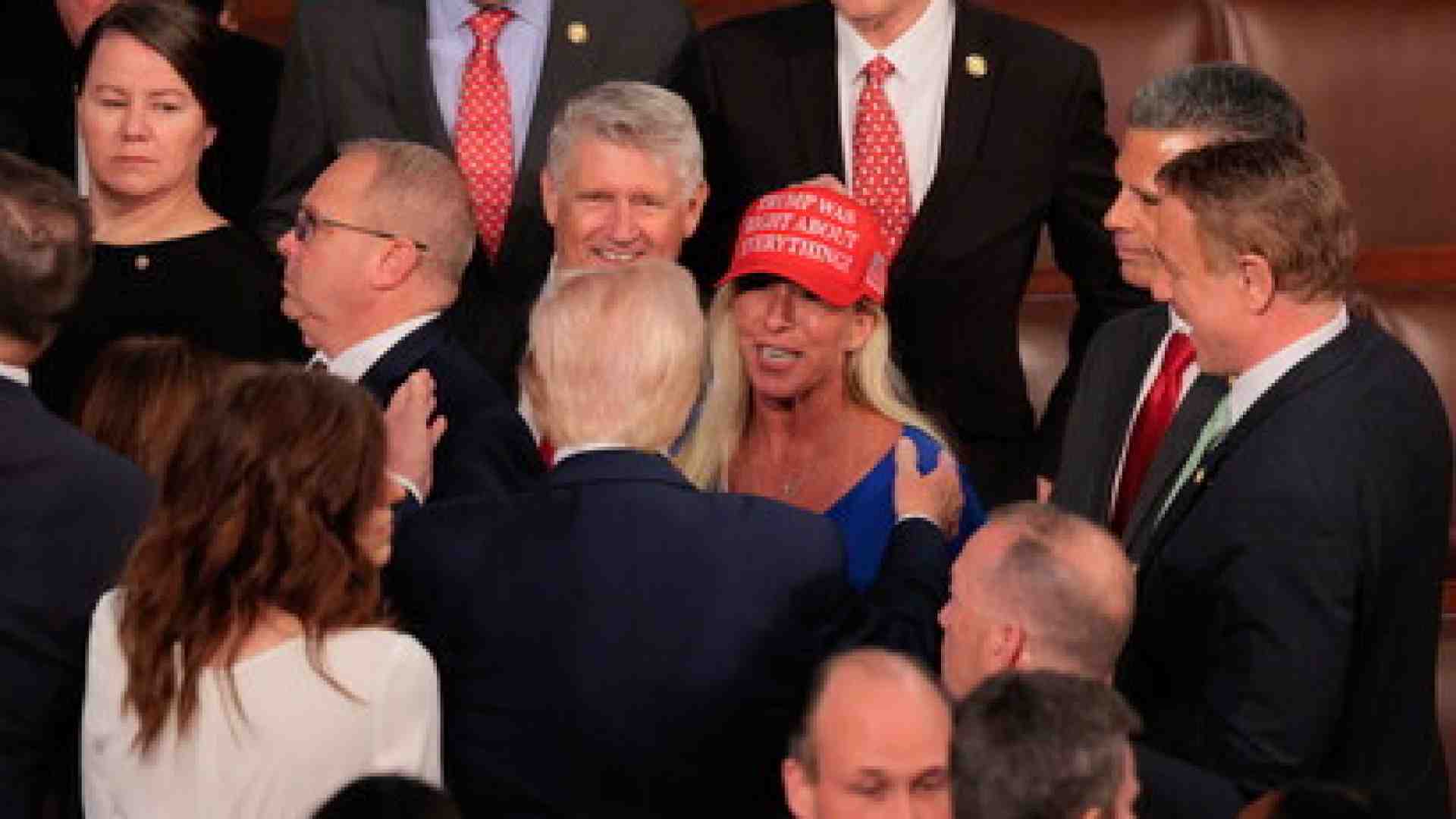 Gli abiti rosa delle democratiche e gli altri look al discorso di Trump al Congresso