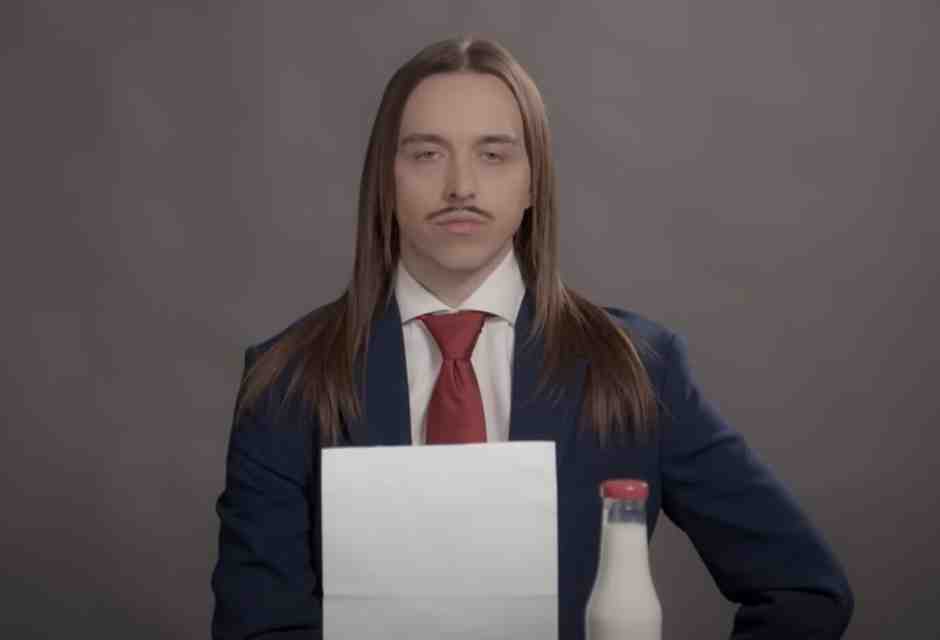 Espresso Macchiato di Tommy Cash conferma che l'indignazione è il nostro forte