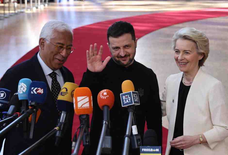 Von der Leyen: "Siamo a un punto di svolta. L'Europa deve difendersi". Zelensky: "Non siamo soli"