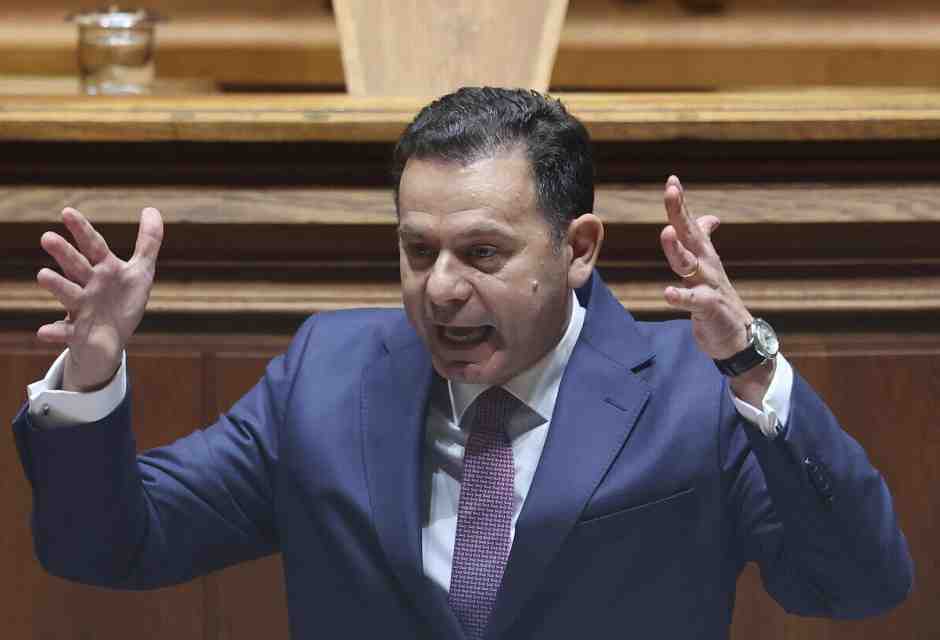 Gli scandaletti del premier Montenegro spingono il Portogallo verso elezioni anticipate