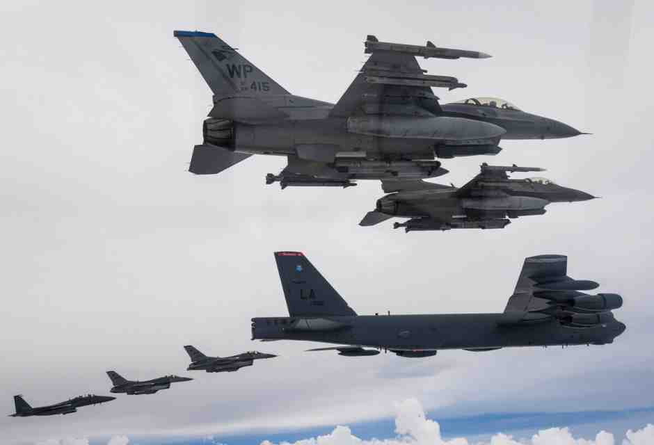 Quante cose si possono fare con un solo caccia-bombardiere