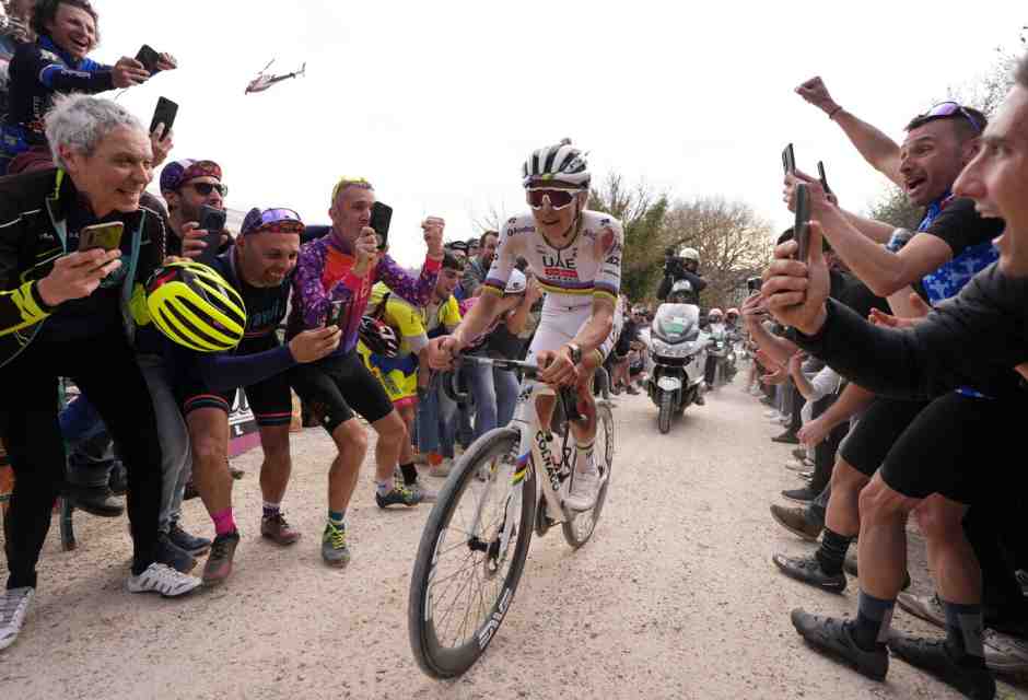 Tadej Pogacar ha vinto la Strade Bianche 2025