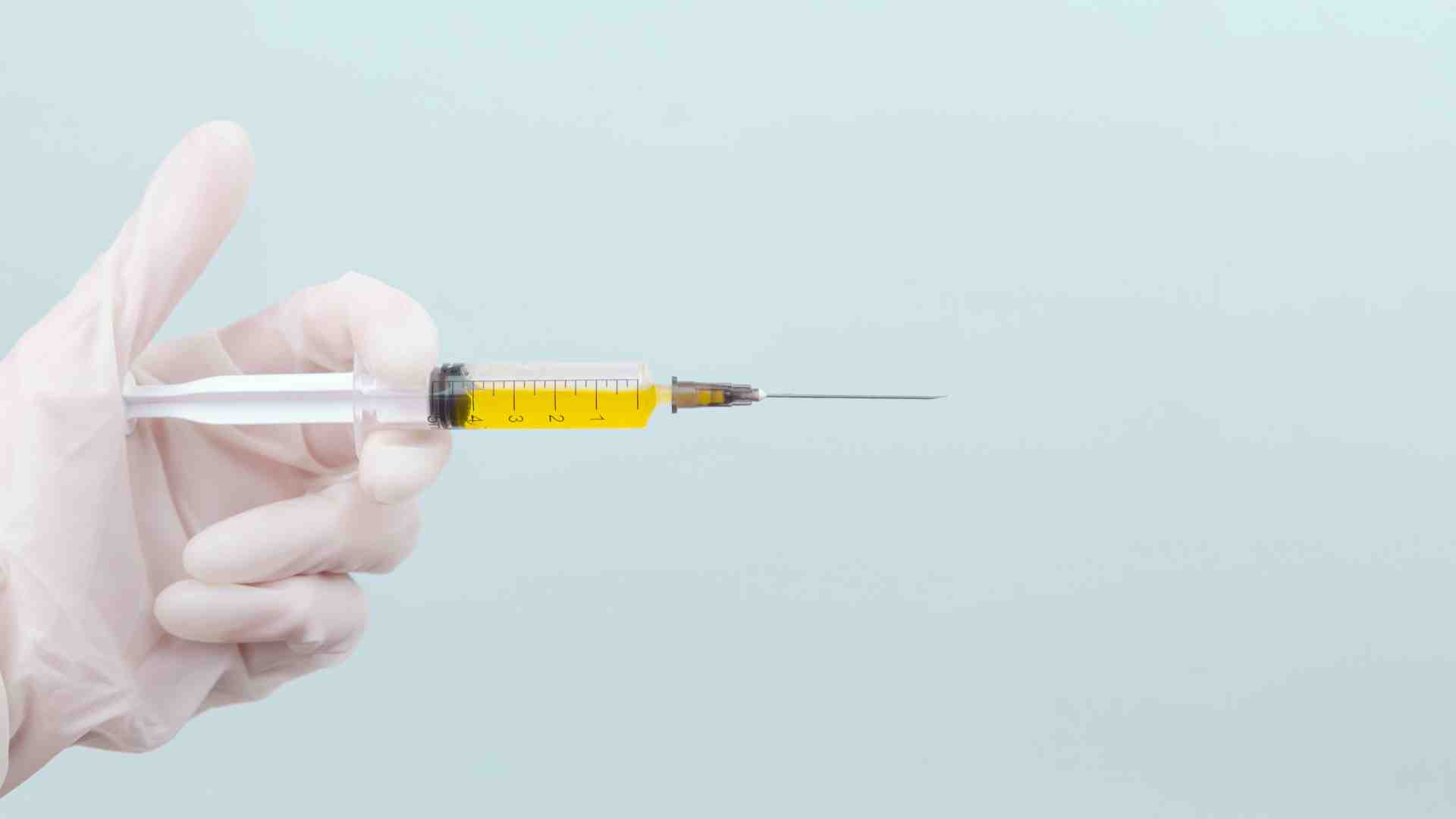 Medicina alternativa e paura dei vaccini: un legame culturale e psicologico profondo