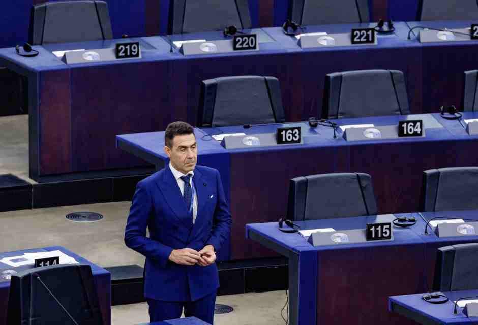 Da Vannacci a Tridico e Rackete: il fronte del No a ReArm Europe sembra la scaletta di Cruciani