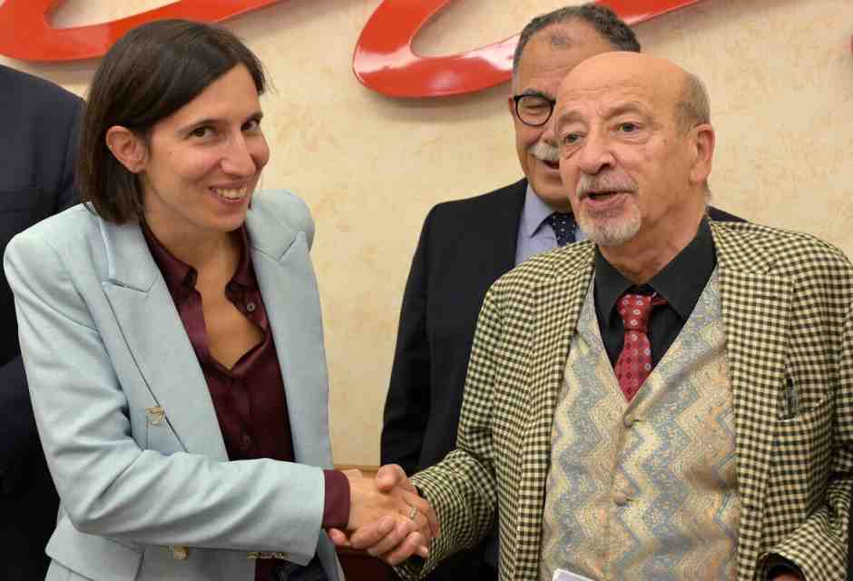 Le sinistre convergenze tra Schlein e l’Anpi, dal no al riarmo fino a Israele e al cortocircuito Musk