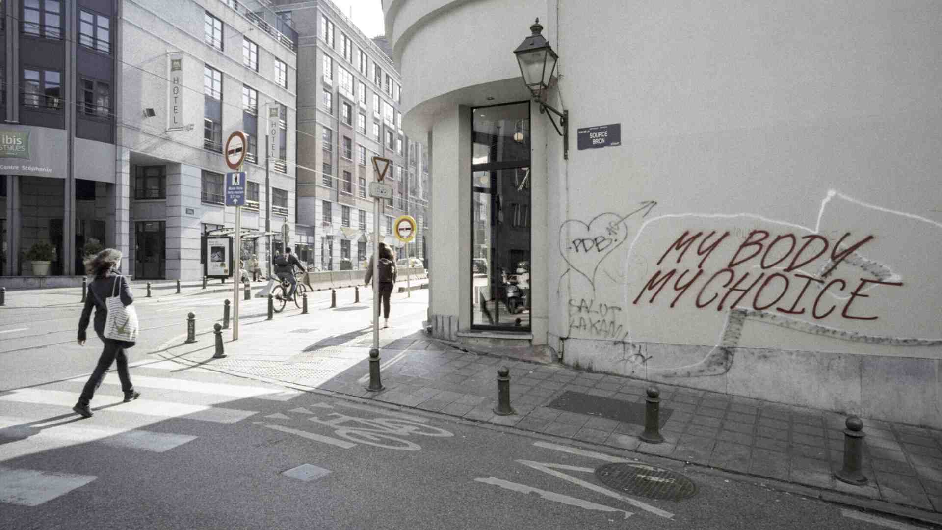 Quelle degenerazioni causate dal silenzio delle élite progressiste
