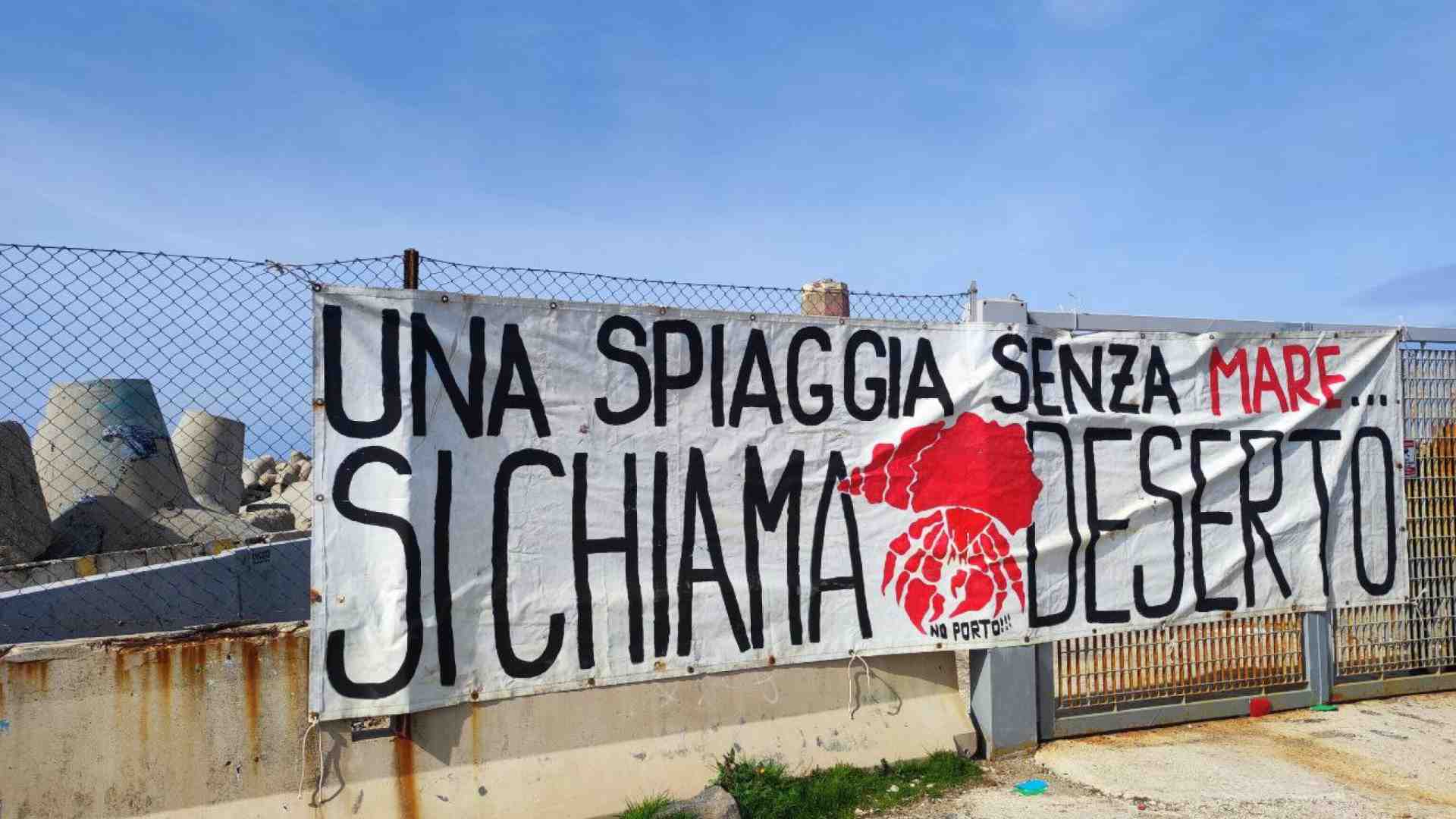 Dopo 15 anni il porto di Fiumicino non c’è ancora. Le proteste sì