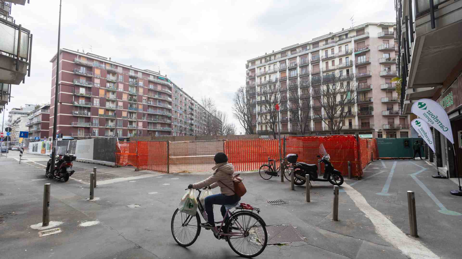 Grandi opere e cantieri bloccati dal clima dei pm. Miliardi in fuga