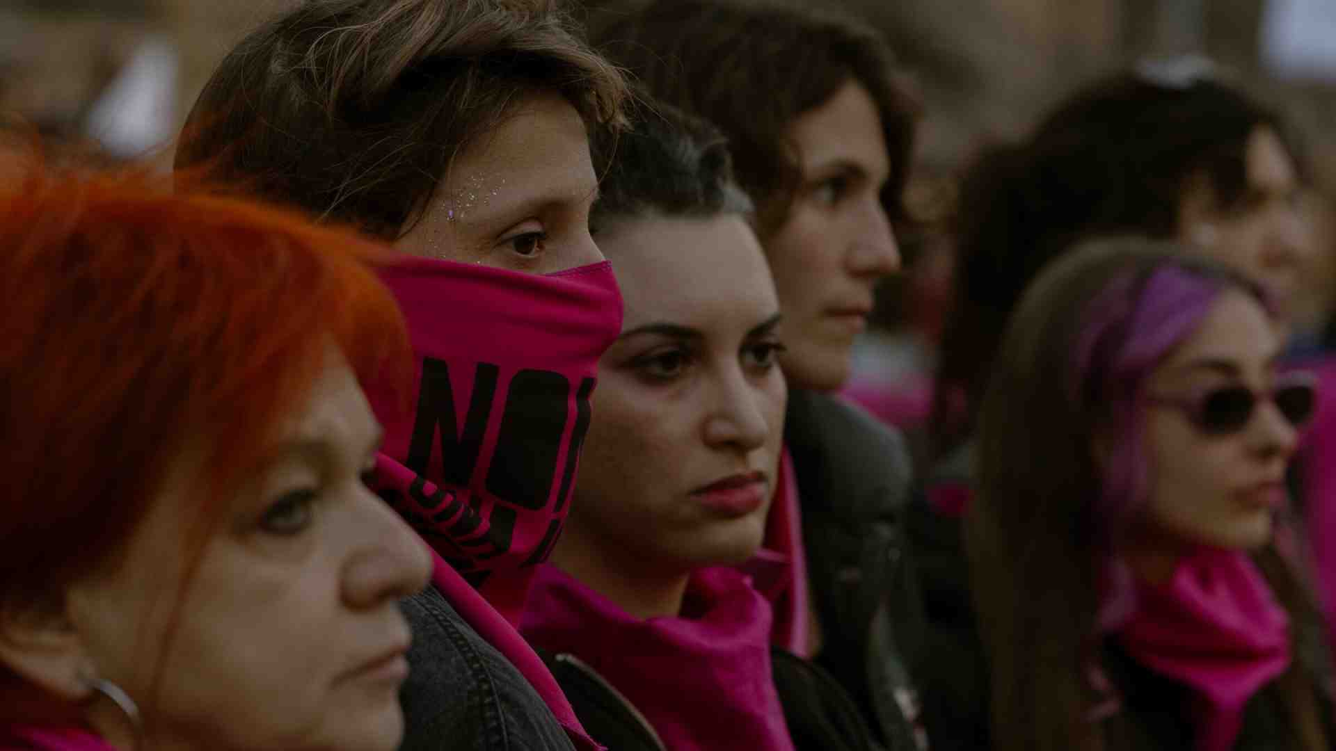 Cari prof. di diritto penale, è ora di protestare contro il delitto di femminicidio