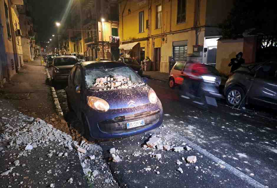 I Campi Flegrei tremano ancora: terremoto da 4.4 gradi avvertito anche a Napoli