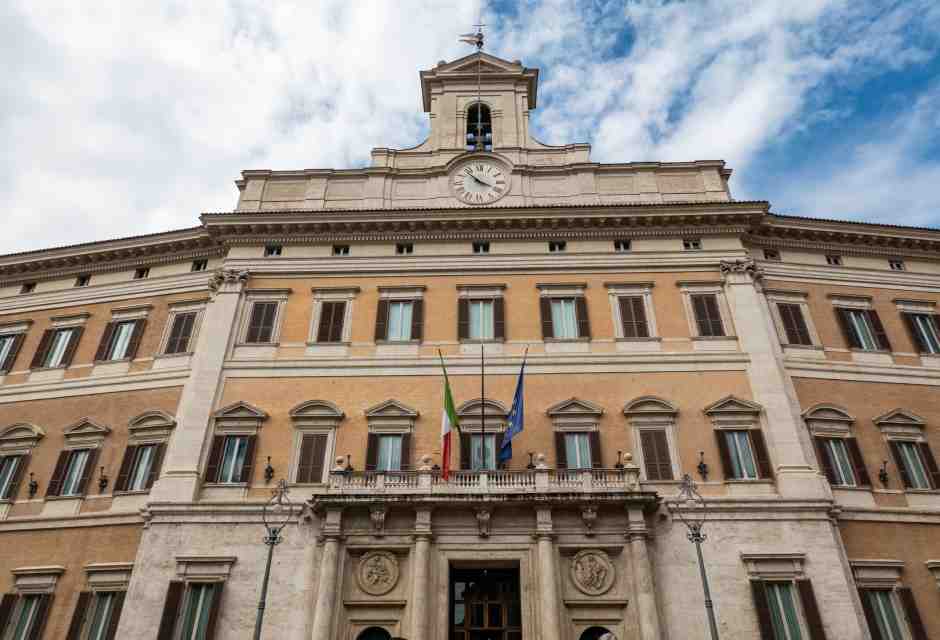 Un Parlamento fluido. Alla ricerca di nuovi spazi e funzioni