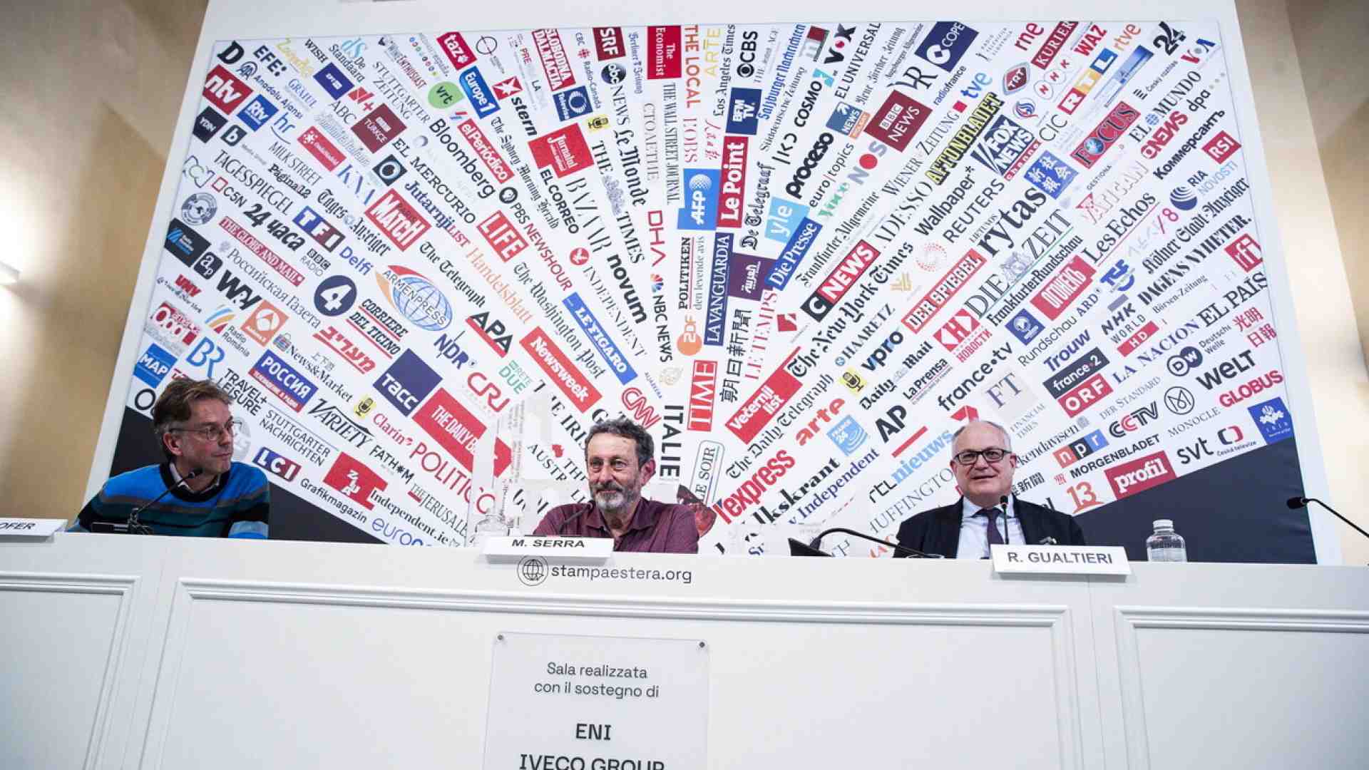 Repubblica torna d’assalto, con un mix di idee contraddittorie, ma con tanti nemici. Come ai bei vecchi tempi