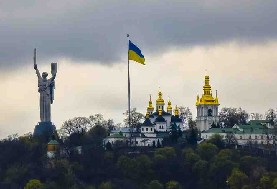 Kyiv come una fortezza ma anche come un teatro. Per vite grandi e tragiche