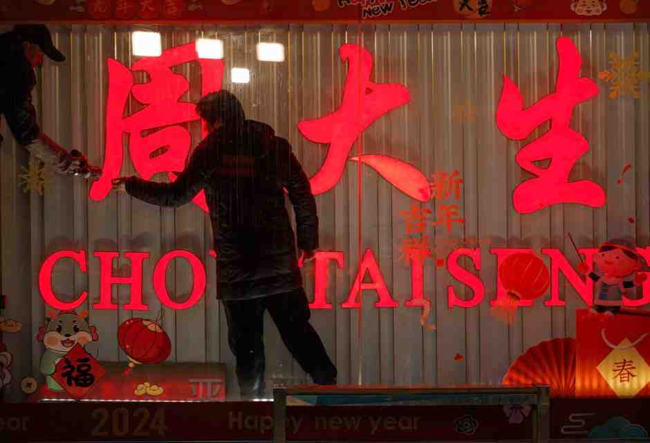 Passeggiata a Canton, dove i negozi tradizionali spiegano un pezzo dello sviluppo cinese