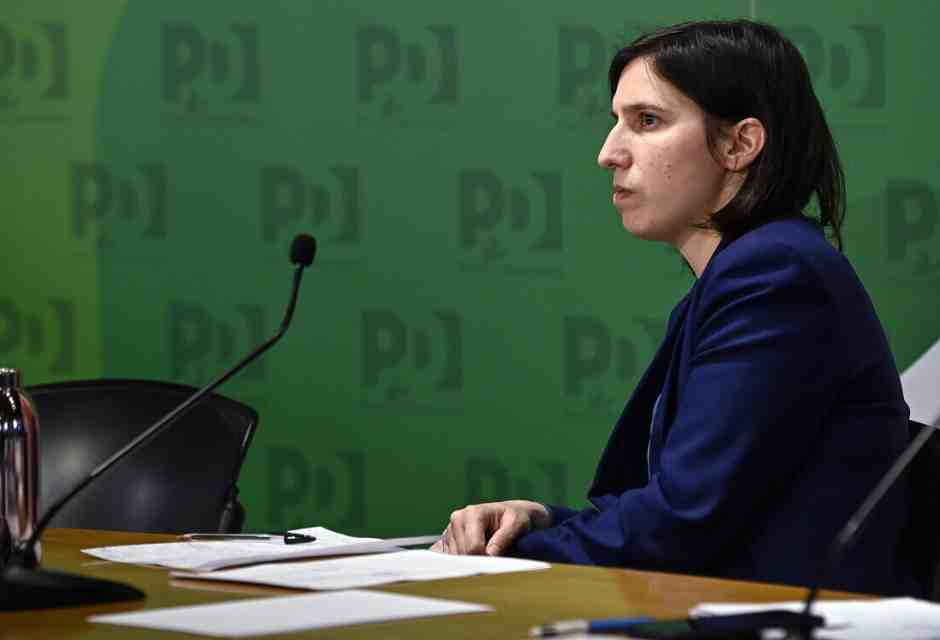 Due anni di Schlein spiegati con la folle posizione del Pd su una grande riforma chiamata Jobs Act