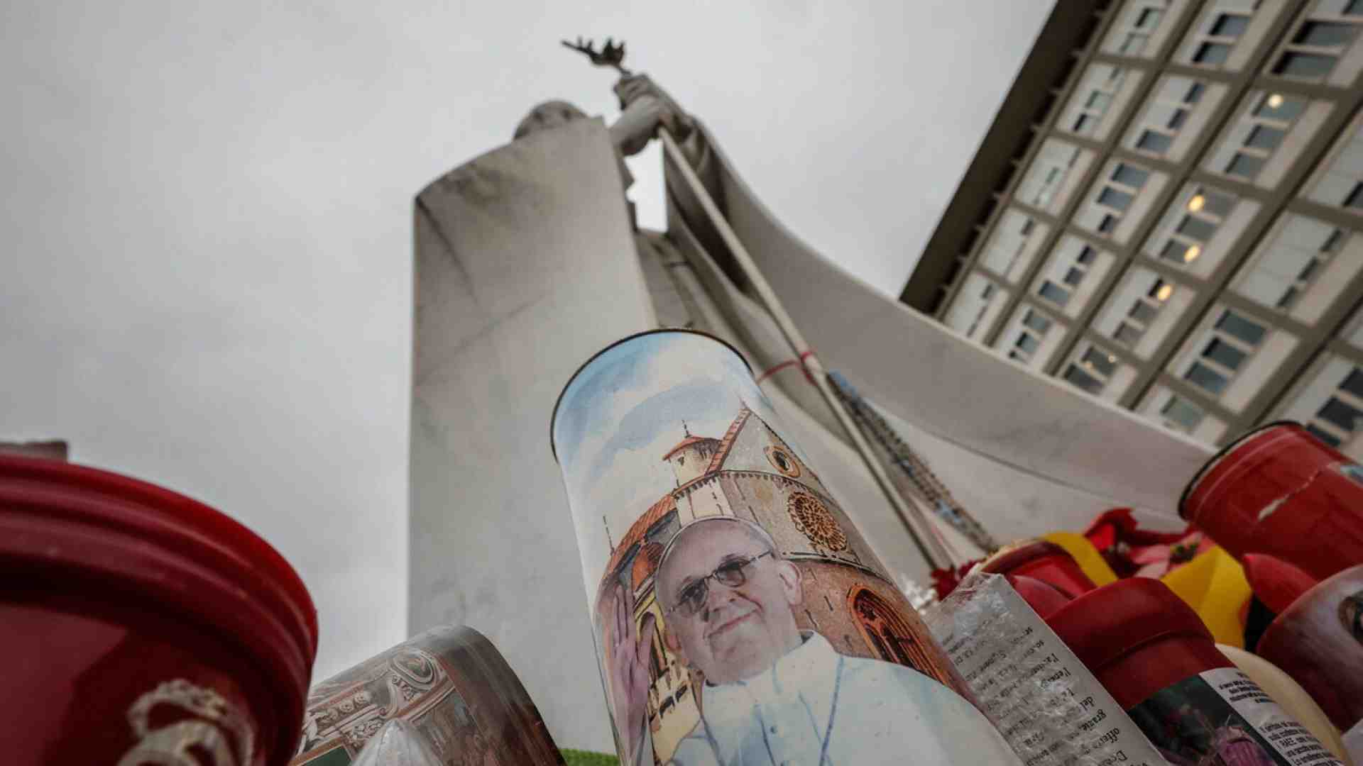 La lettera di Papa Francesco dal Gemelli: "Disarmiamo la terra. Serve responsabilità"