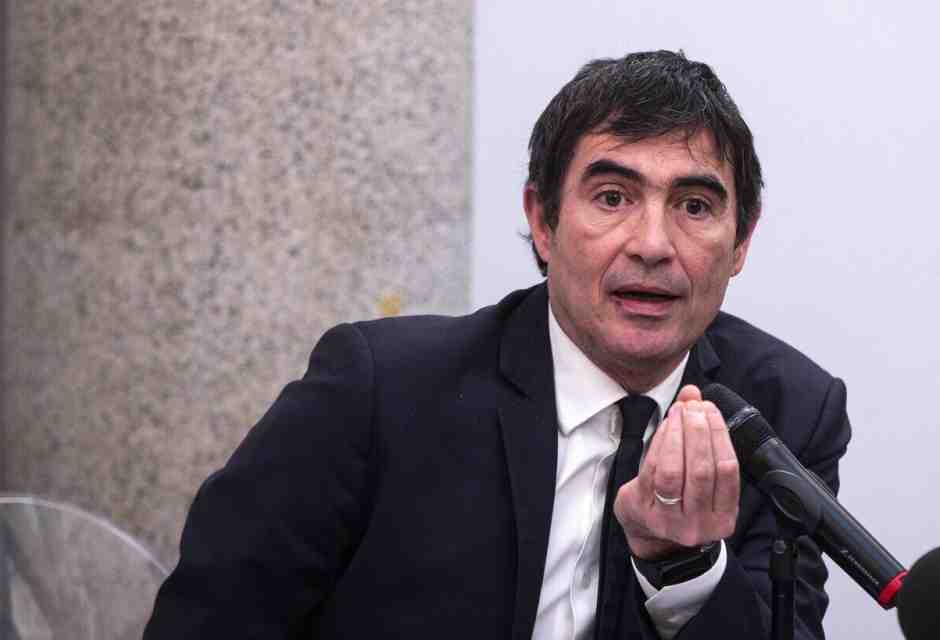 A sinistra, sul senno del poi, solo posti in piedi. Grazie