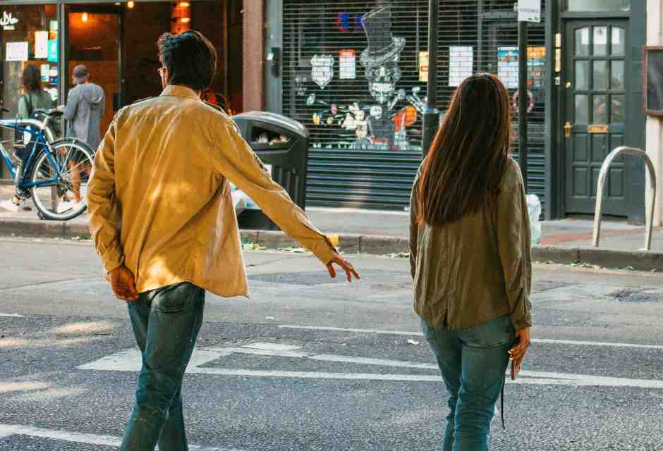 Zero amore, zero sesso, zero sofferenza: ecco cosa (non) cercano oggi i giovani