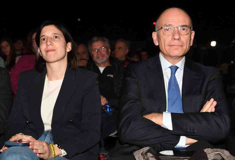 Letta contestato per il sì al riarmo. Ma Schlein è più vicina ai collettivi che al suo predecessore