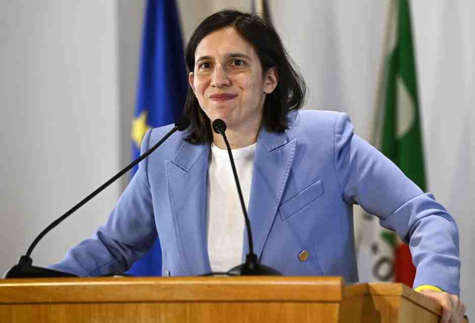 Schlein impone la sua linea alla risoluzione sul Rearm Eu. “Un piano fatto male”, dice Boccia